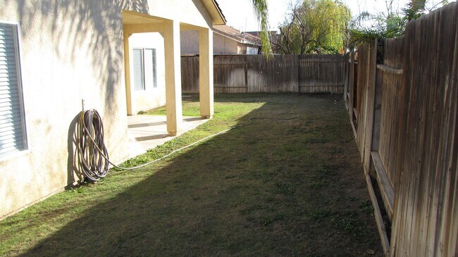 Building Photo - 3711 Campfire Dr