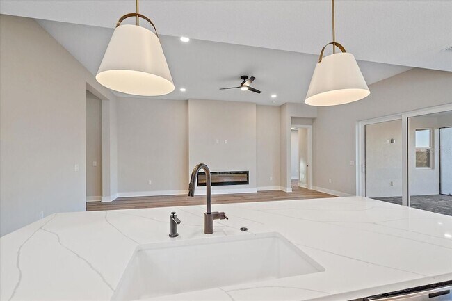 Building Photo - 8387 Windbound Ct
