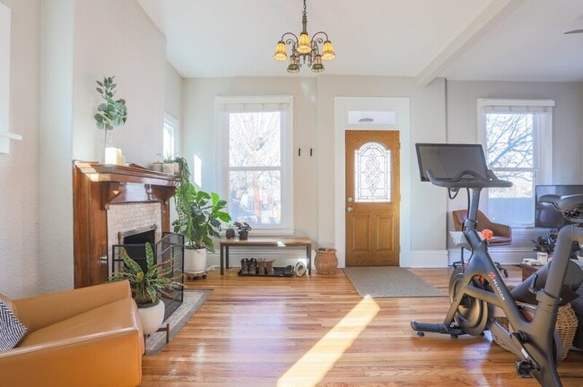 Building Photo - 2220 W 31st Ave