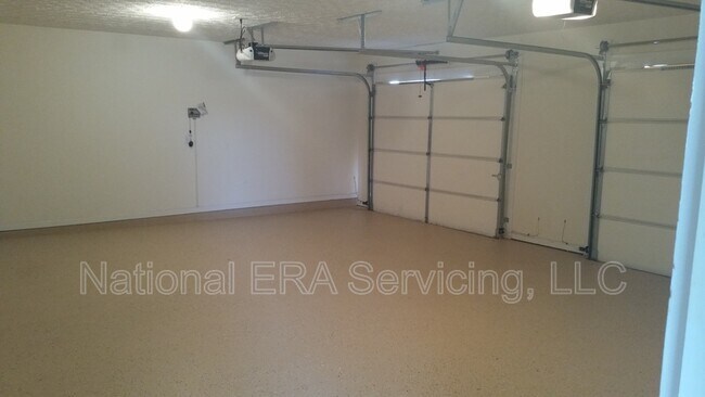 Building Photo - 7109 Creeksong Dr