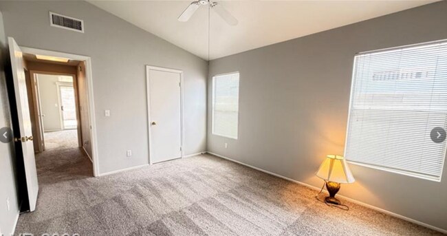 Building Photo - 7220 Paradise Bay Dr
