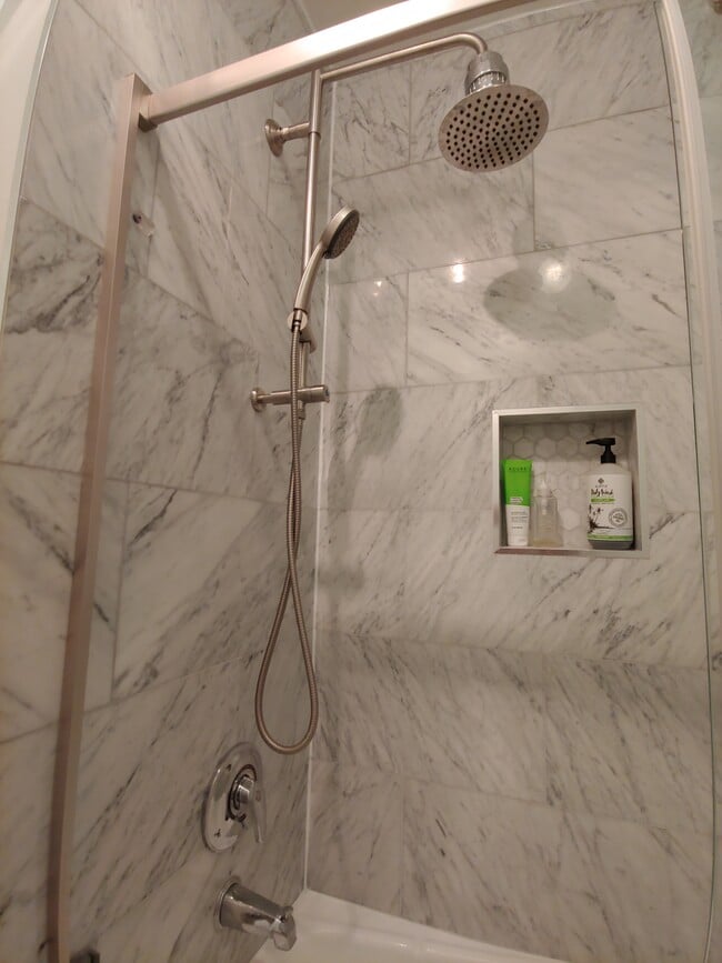 Building Photo - 5403 Newcastle Ave