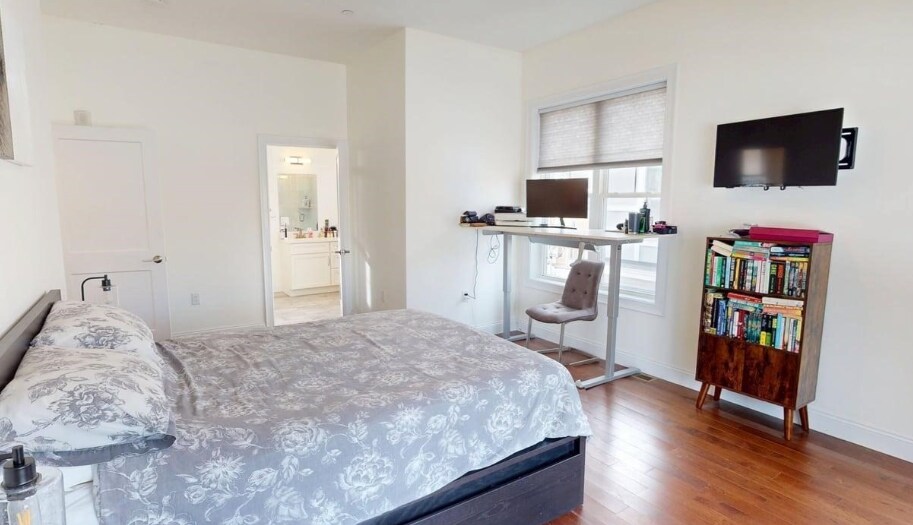 Building Photo - 4 Market St