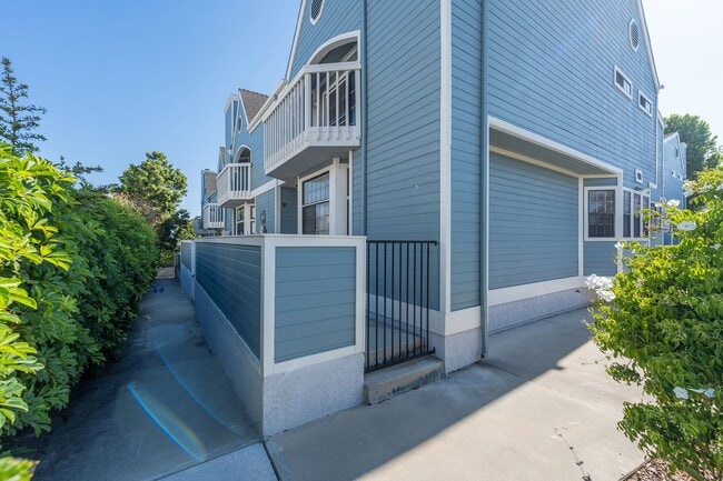 Building Photo - Lucia Avenue