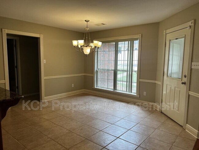 Building Photo - 2109 Barrington Dr
