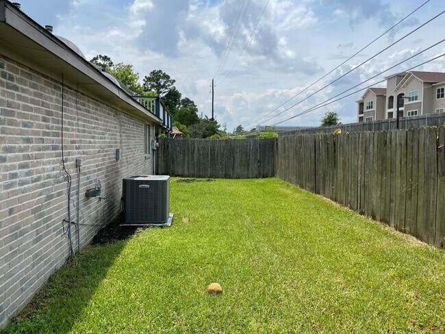 Building Photo - 8731 Summit Pines Dr
