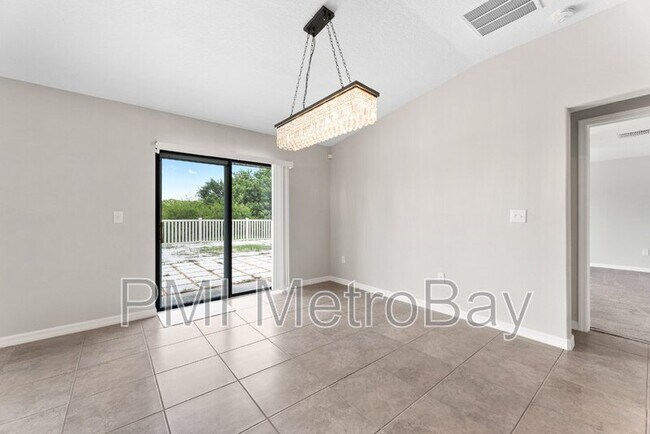 Building Photo - 9703 Sage Creek Dr