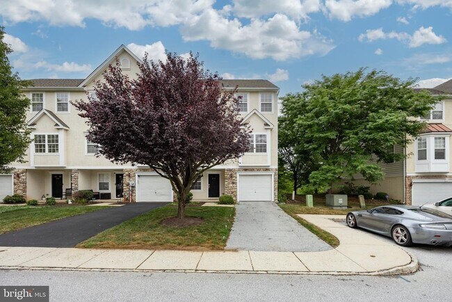 Building Photo - 2717 Fynamore Ln