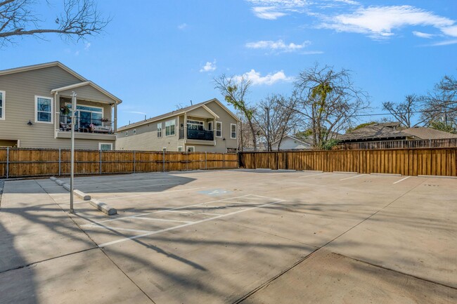 Building Photo - 5313 Reiger Avenue Homes