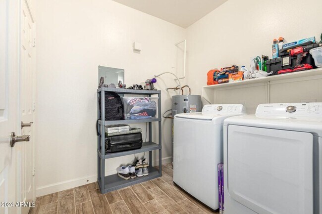 Building Photo - Lovely unit at Mira Vista Condominiums