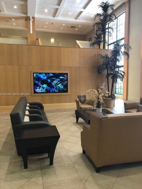 Building Photo - 155 Suffolk F