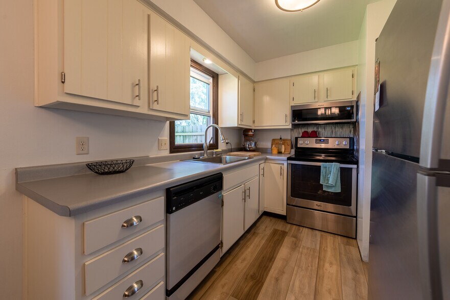 Building Photo - 5310 Trafalger Pl