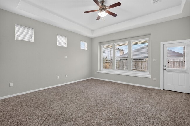 Building Photo - 6915 Rosemont Ct