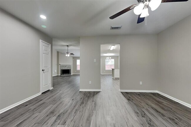 Building Photo - 2702 Fox View Cir