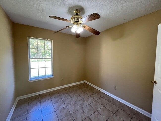 Building Photo - Renovated 3 Bedroom 2 Bath Home for Rent!!