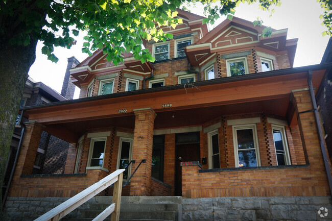 Building Photo - 1900 Summit St