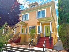 Building Photo - 925 Apgar St