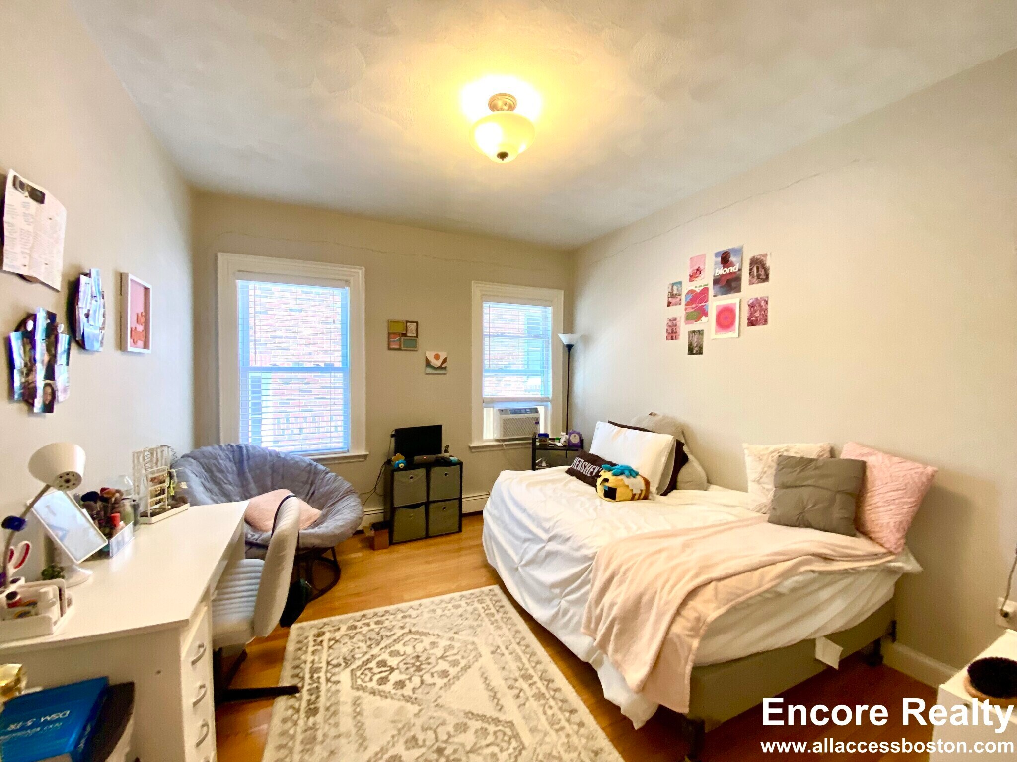 Building Photo - 1433 Cambridge St