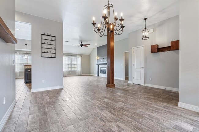 Building Photo - 101 Hoss St