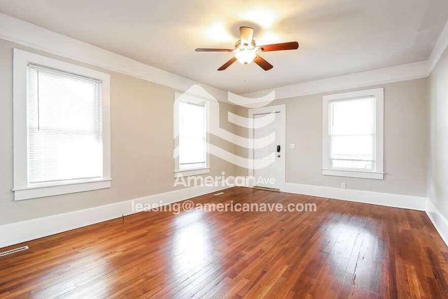 Building Photo - 213 S 7th St