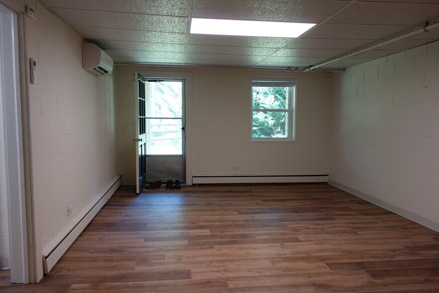 Building Photo - 116 Howard Dr