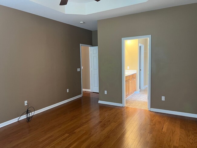 Building Photo - Nice Home in Pinecrest!