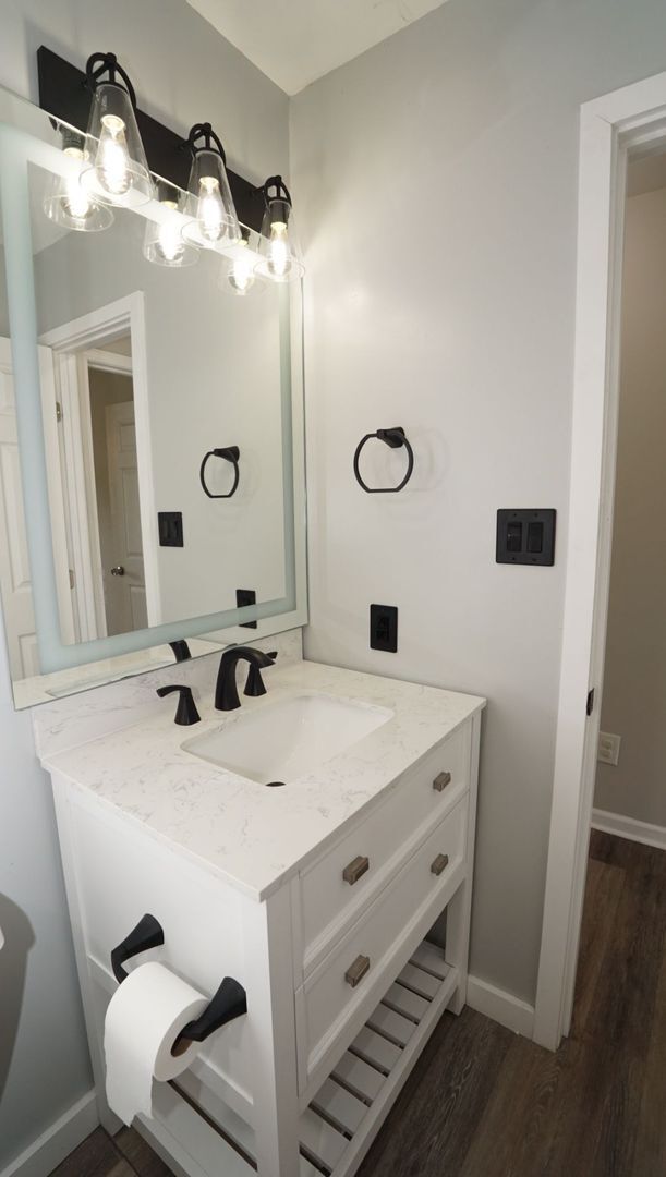 Building Photo - 301 Scranton Ct