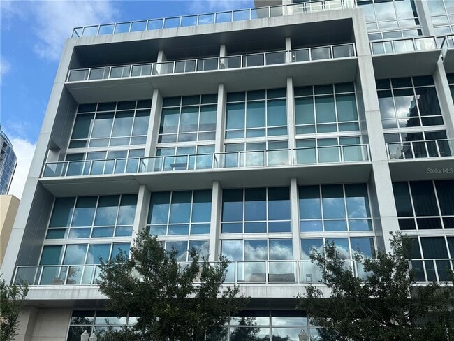 Building Photo - 150 E Robinson St