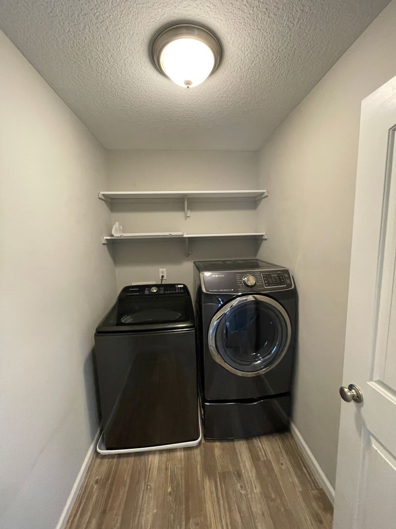 Building Photo - 15266 Delphinium Pl