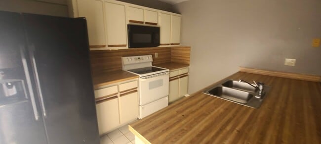 Building Photo - 2936 Tangerine Ct