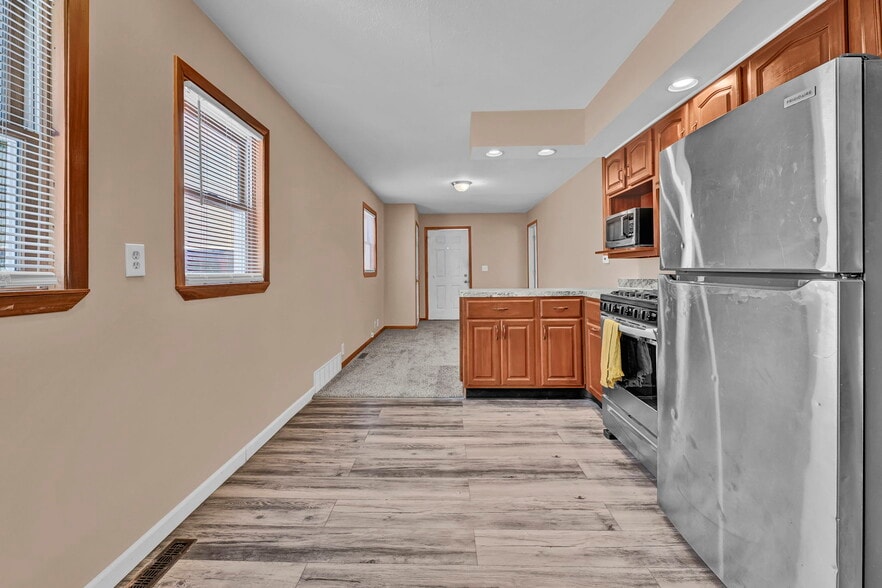 Building Photo - 12401 Fairview Ct