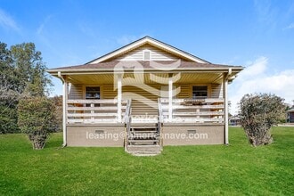 Building Photo - 506 7th Ave SW