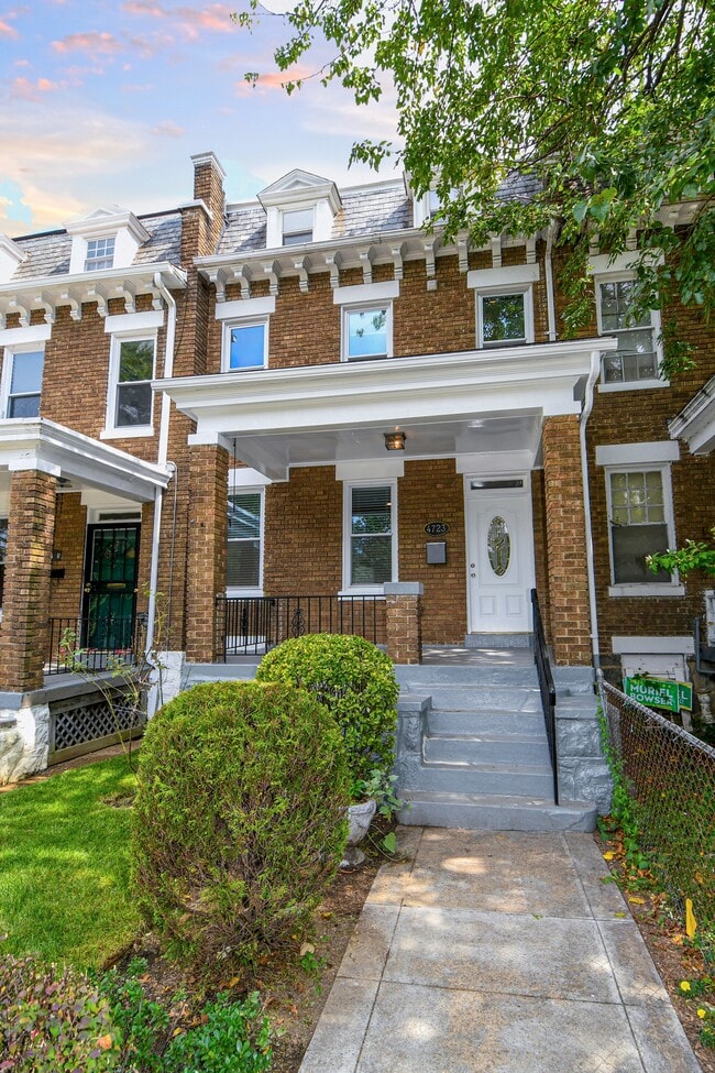 Primary Photo - 4723 Georgia Ave NW
