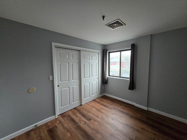 Building Photo - 500 Washington St