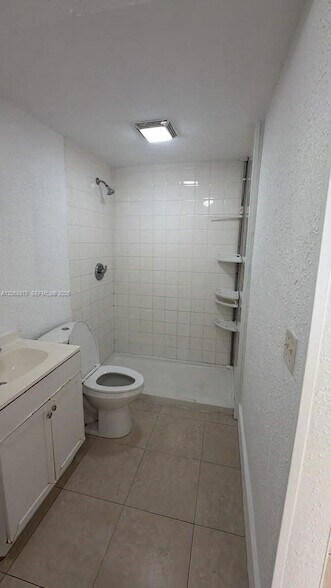 Building Photo - 7305 NW 17th Ct