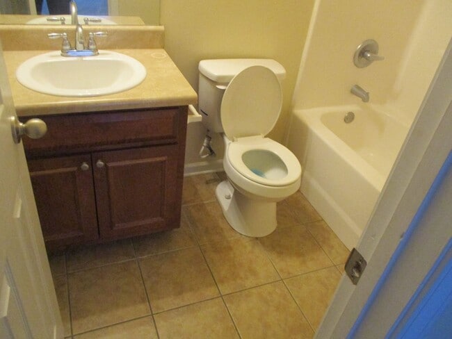 Building Photo - 222 Glade Ln