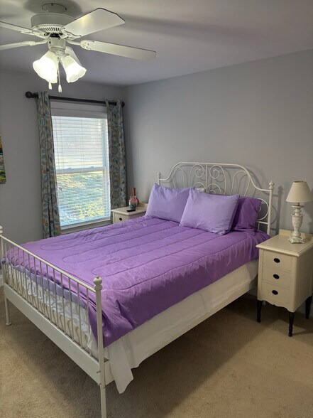 Building Photo - Room in House on Ridgemoor Dr