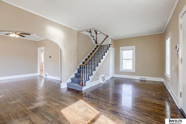 Building Photo - Charming  Home For Rent
