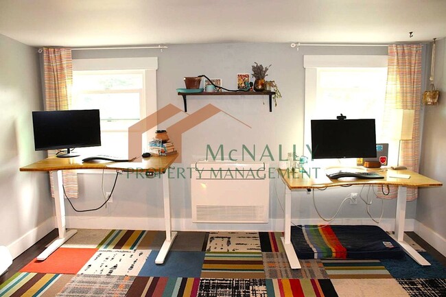 Building Photo - Charming Updated 3-Bedroom Craftsman in Central Tacoma