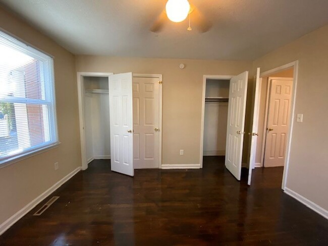 Building Photo - Beautiful 2 bedroom 1bathroom home  not fa...