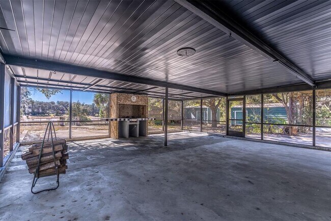 Building Photo - 16880 SE 63rd Ln