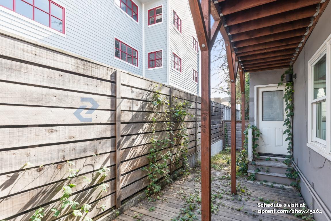 Building Photo - 321 63rd St