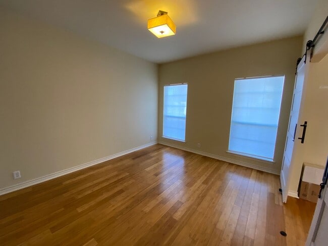 Building Photo - Conveniently Located to Randolph AFB, 4/2.5 ~ Large Backyard ~ Storage Shed ~ Move In Ready!