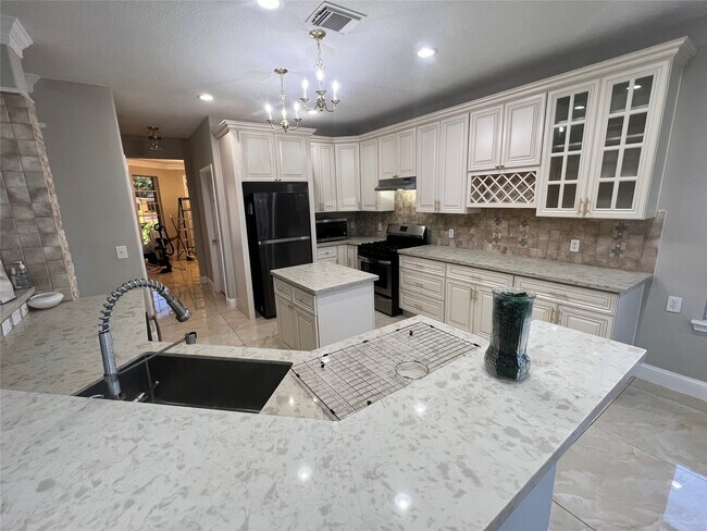 Building Photo - 6207 Harrison Ct