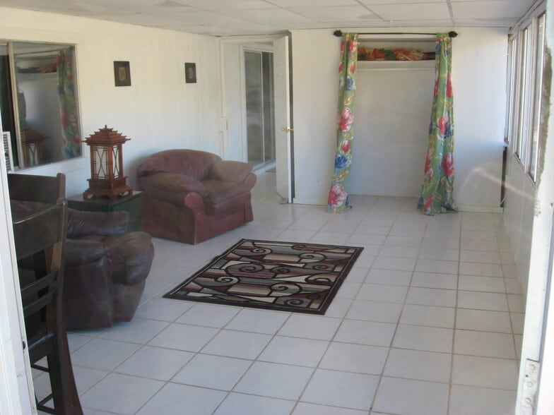 Building Photo - 20205 Henry Rd