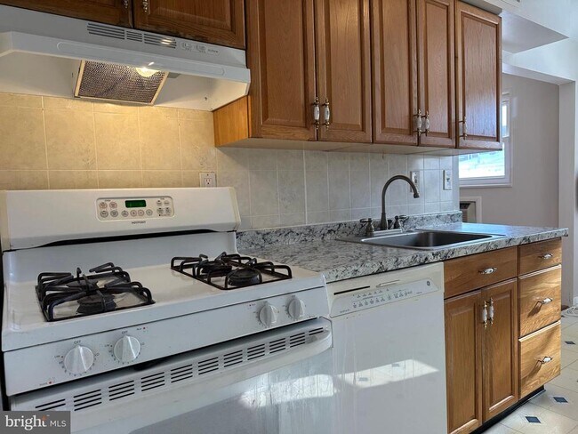 Building Photo - 1961 Carter Rd