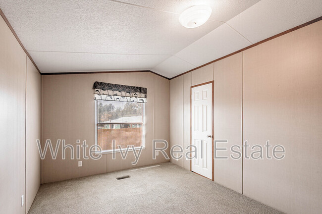 Building Photo - 995 Farm To Market Rd 3459