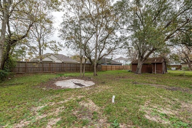 Building Photo - 4909 Higgins St