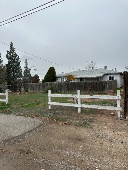 Building Photo - 2000 N Mesa Verde Ave