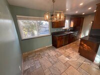 Building Photo - Condo - 2 Bedrooms / 2 Bath - Long Beach